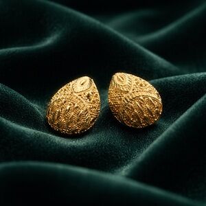 Elegant Gold Teardrop Earrings